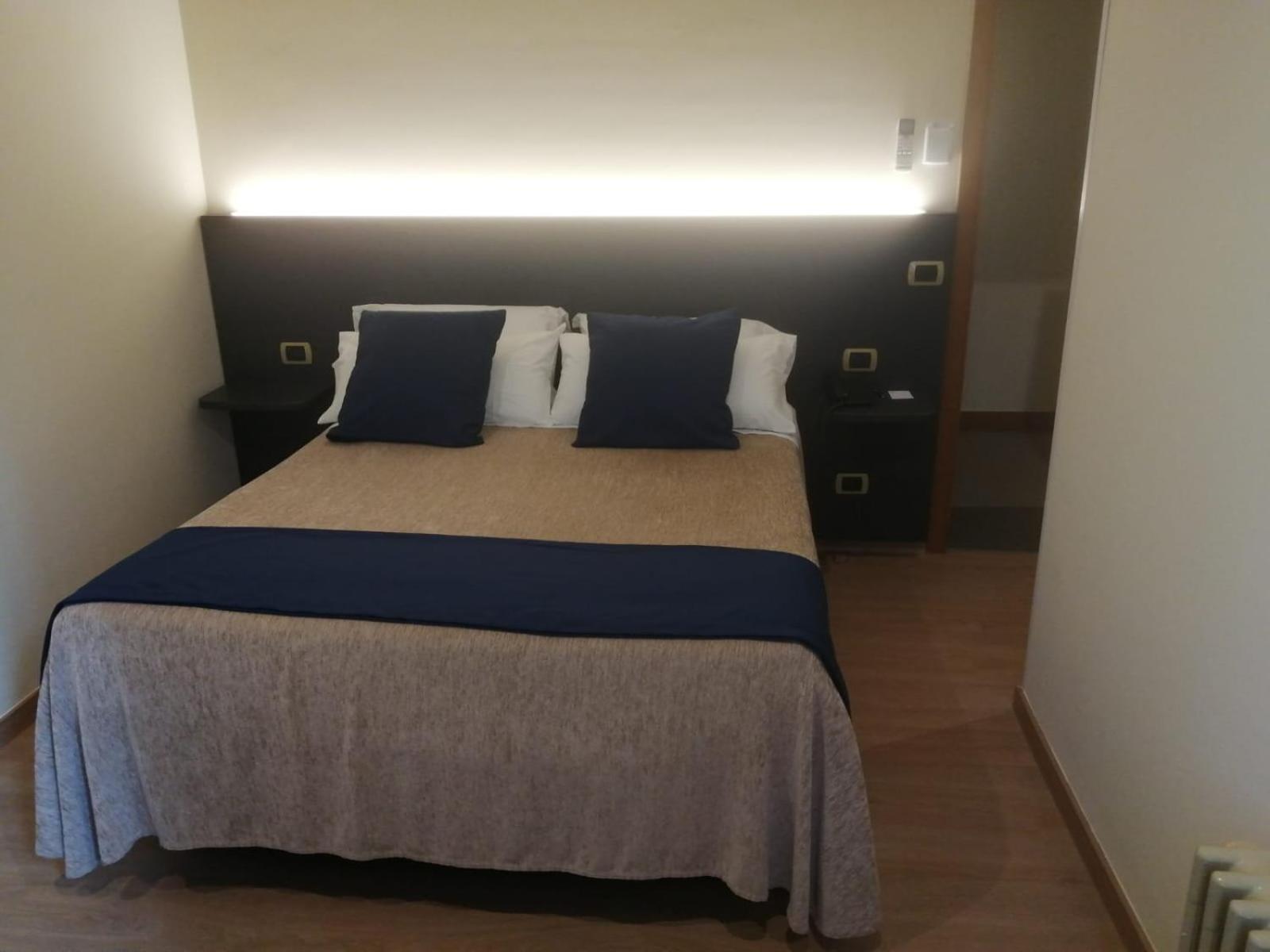 Hotel Roma Sarria Exteriör bild