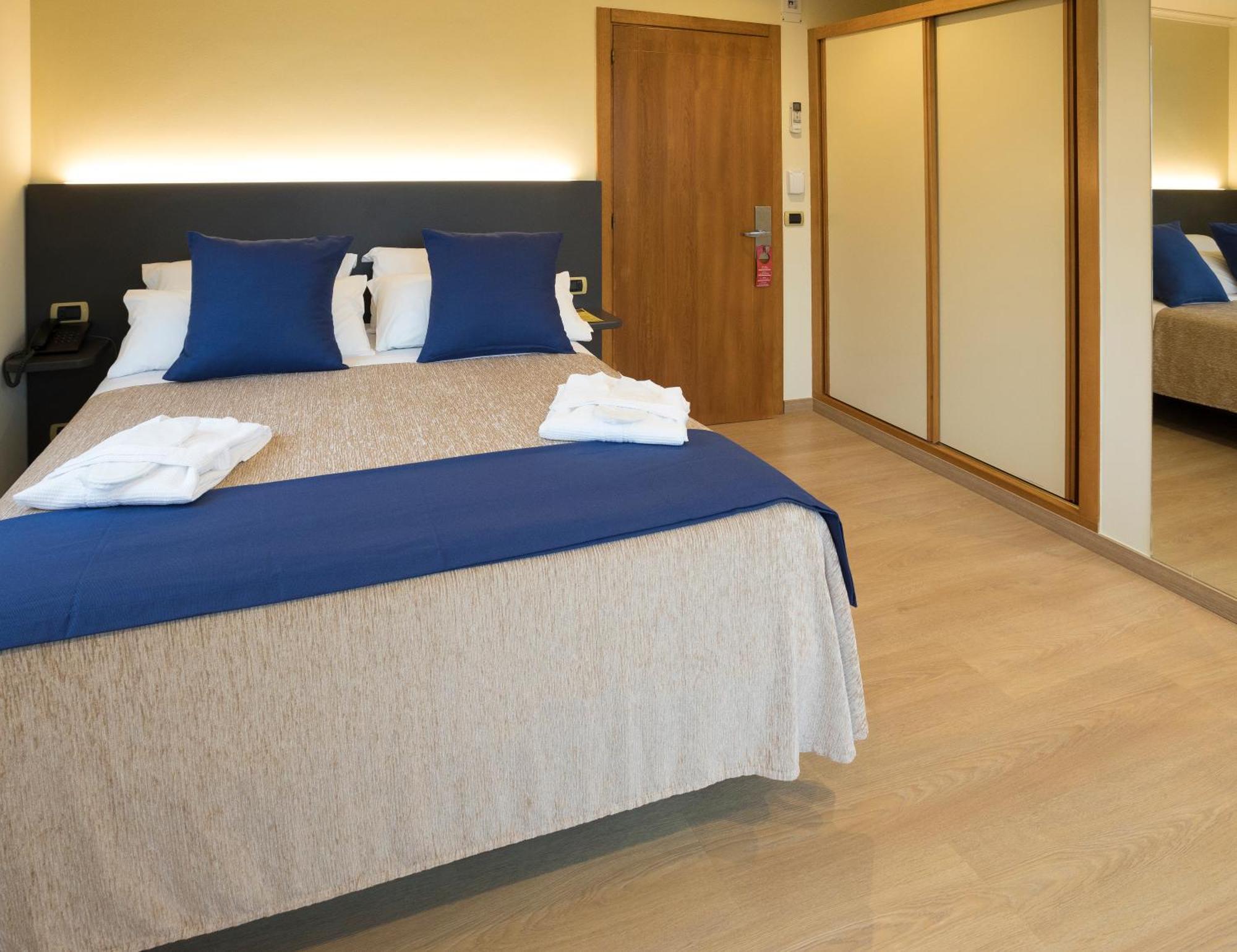 Hotel Roma Sarria Exteriör bild
