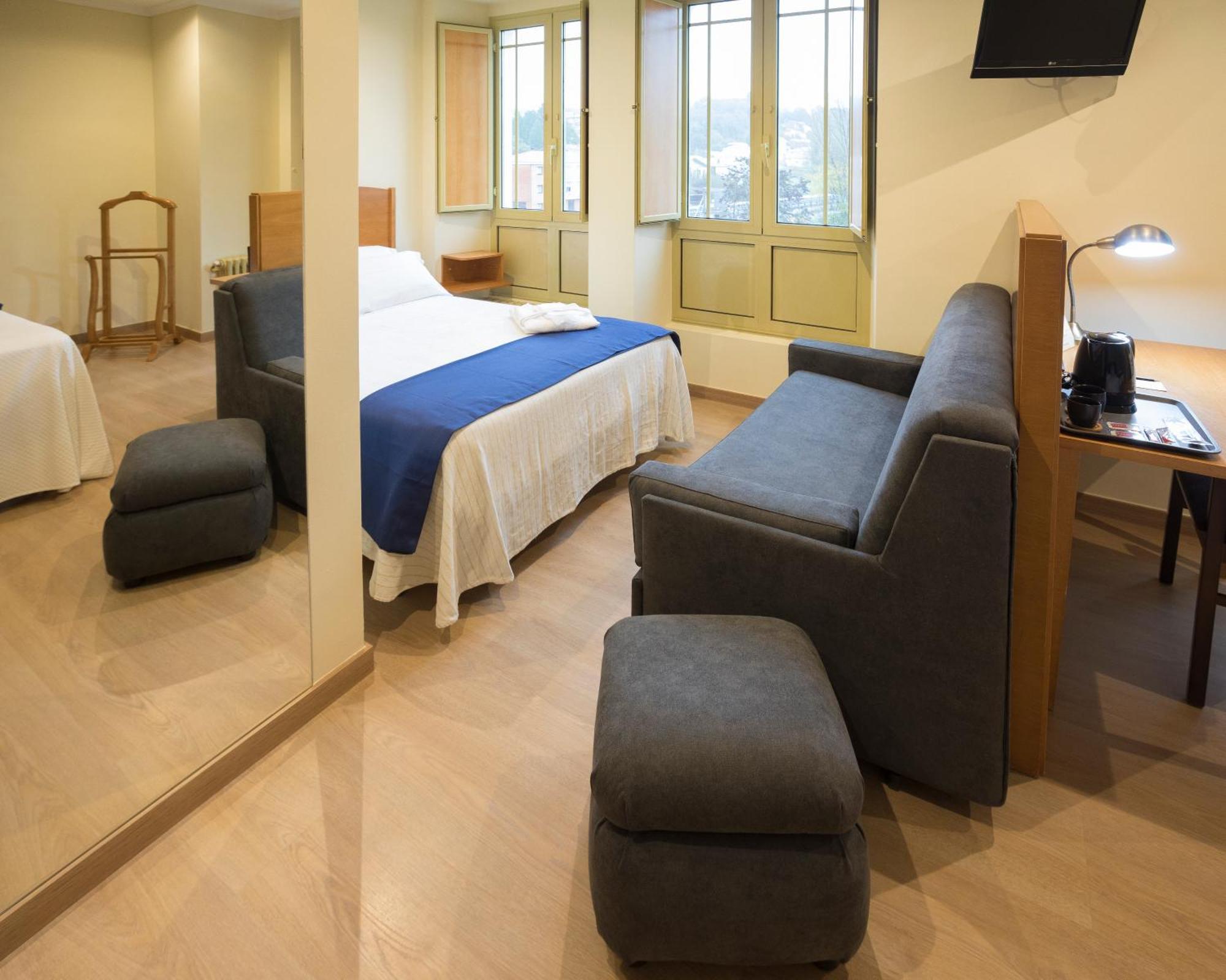 Hotel Roma Sarria Exteriör bild