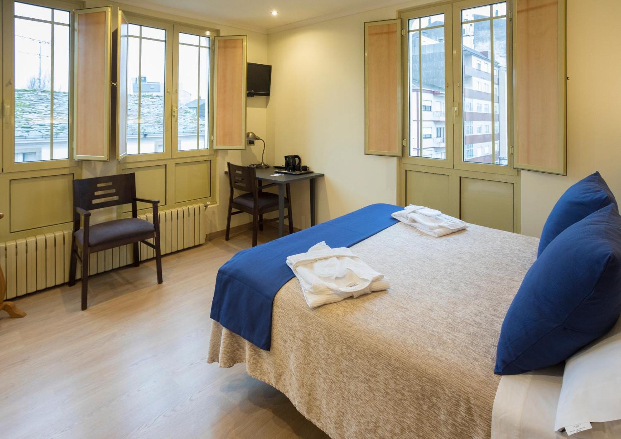 Hotel Roma Sarria Exteriör bild